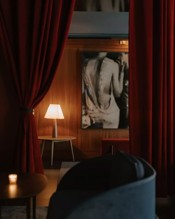 Galerie bar: interior design inspiration, moody interiors, NYC bar